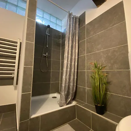 Bristol Guest house *